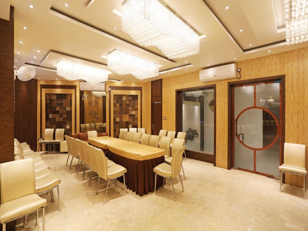 Hotel Acme Kolkata Bagian luar foto